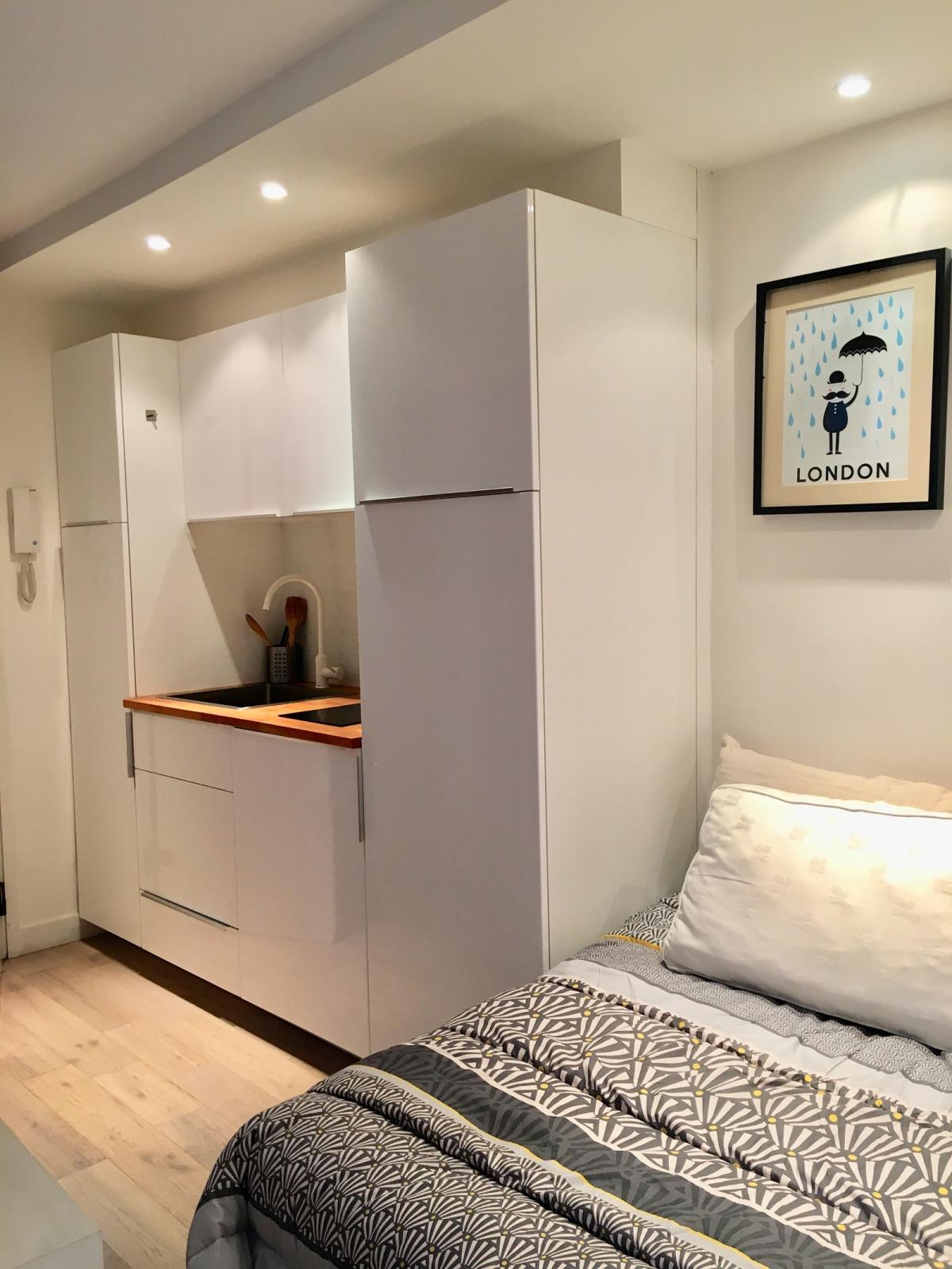 Paris IVème Quai de Bourbon Studio meublé