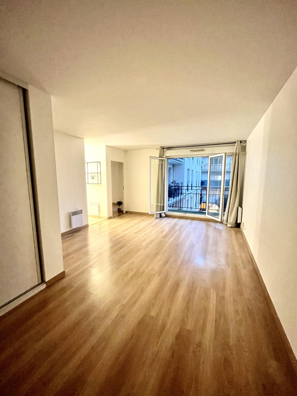 2 PIECES BALCON ET PARKING 