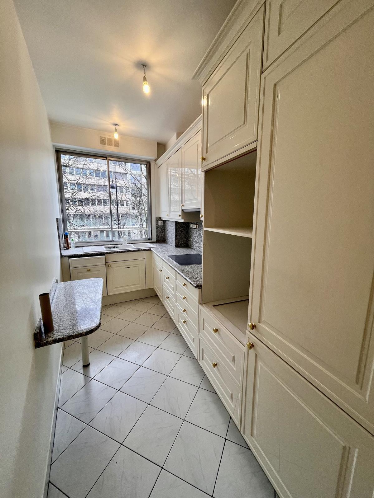 A LOUER 3 PIECES  84m² BALCON PORT ROYAL 