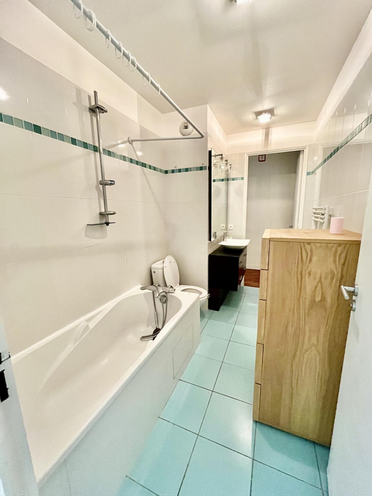 A LOUER 3P  64m²  PARIS XIIIème 