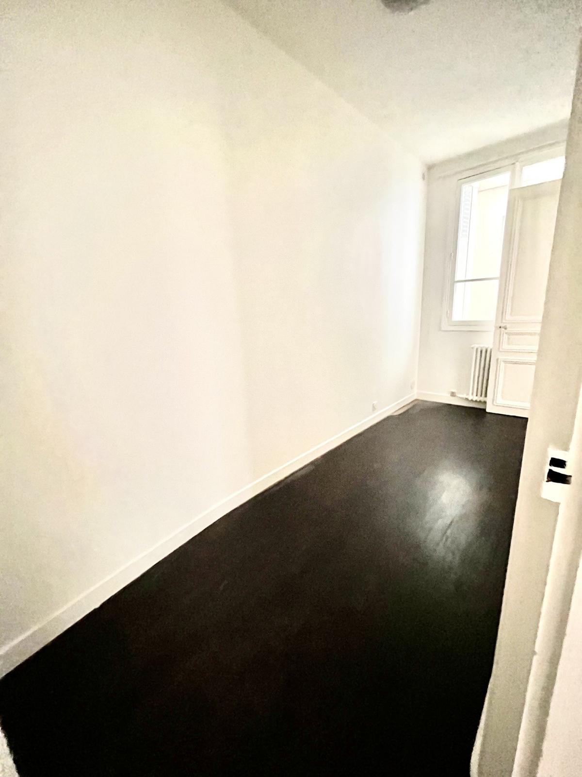 A LOUER 4 PIECES 100.46m² PARIS VIIIème 