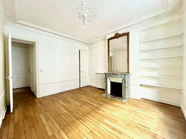 A LOUER 4 PIECES 100.46m² PARIS VIIIème 