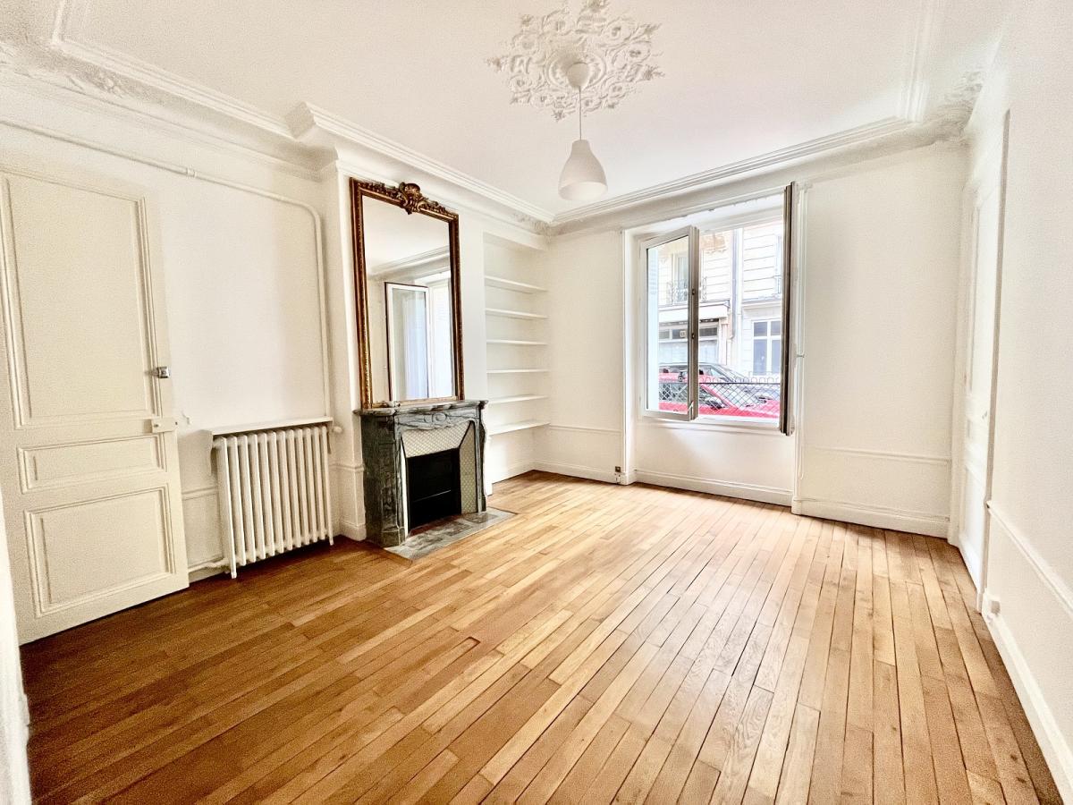 A LOUER 4 PIECES 100.46m² PARIS VIIIème 