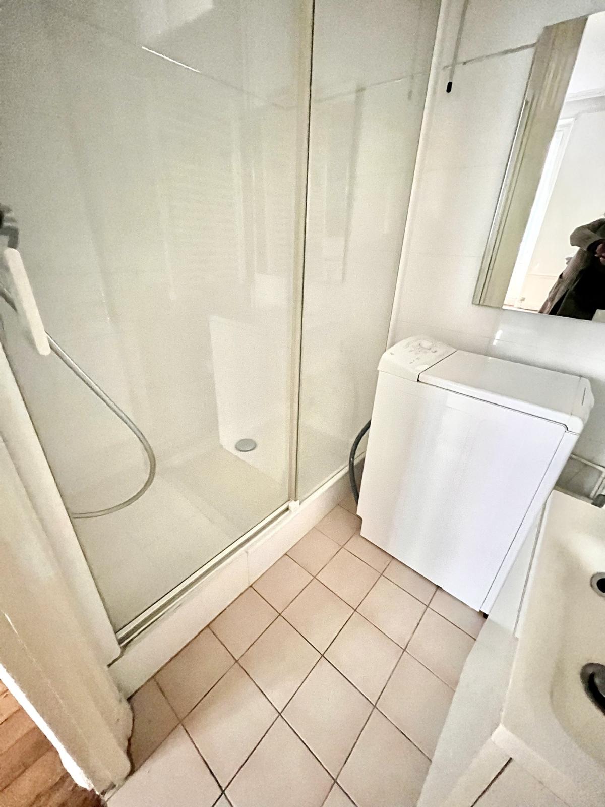 A LOUER 4 PIECES 100.46m² PARIS VIIIème 