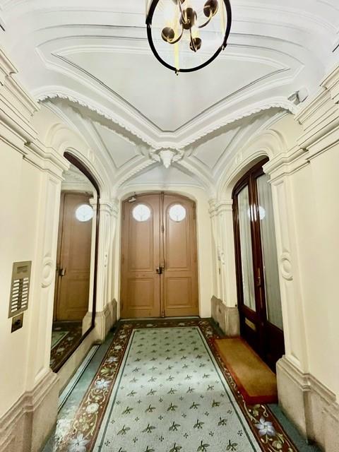 A LOUER 4 PIECES 100.46m² PARIS VIIIème 