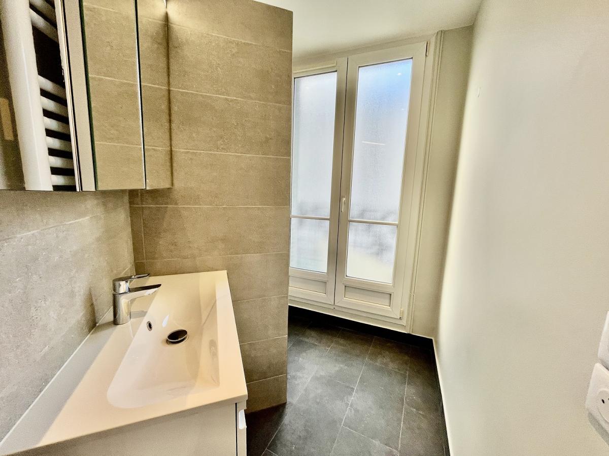 Paris XVème, Métro Bir Hakeim, Grand 3 Pièces de 79,40m²