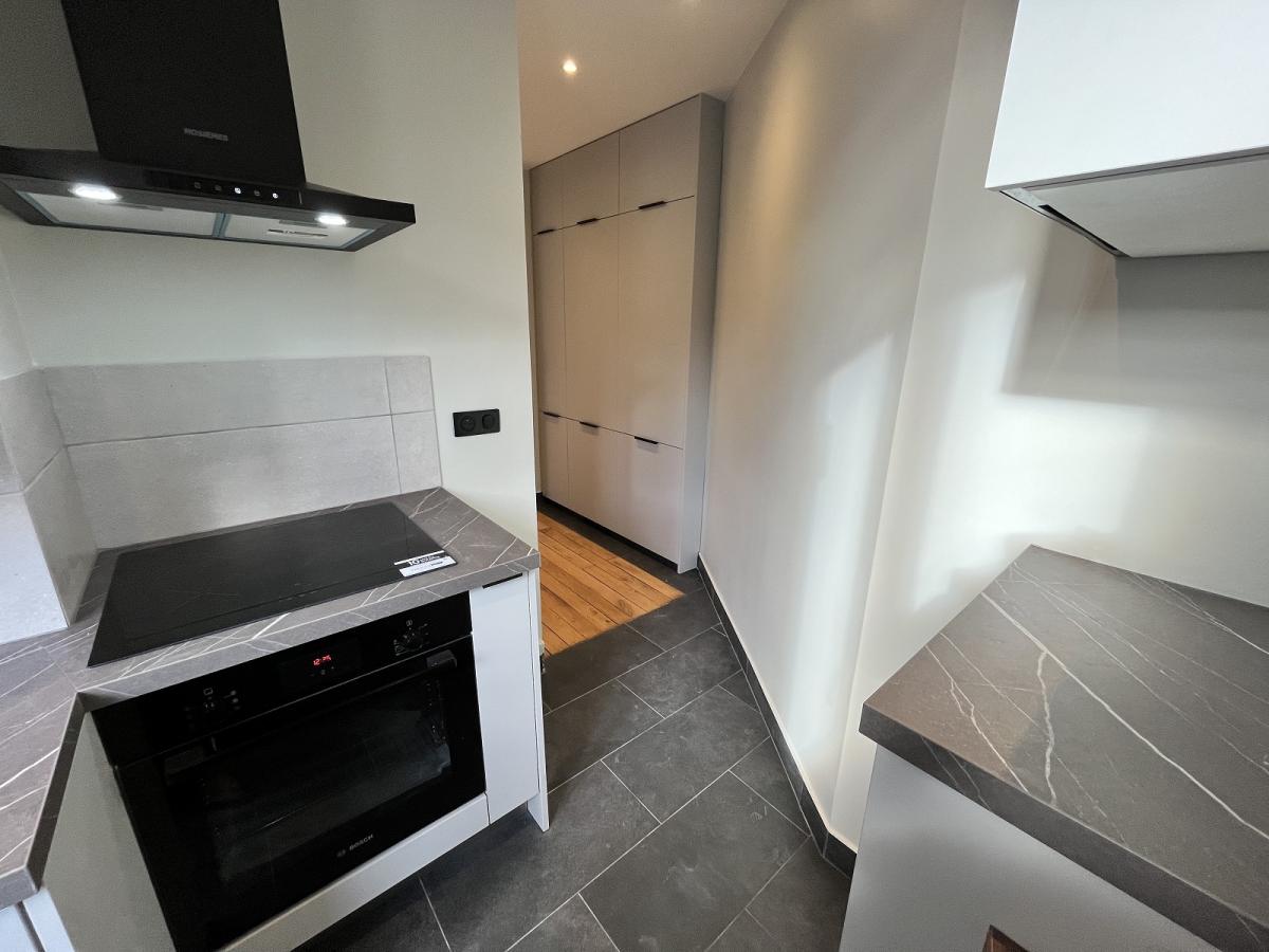 Paris XVème, Métro Bir Hakeim, Grand 3 Pièces de 79,40m²