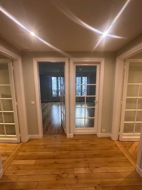 Paris XVème, Métro Bir Hakeim, Grand 3 Pièces de 79,40m²