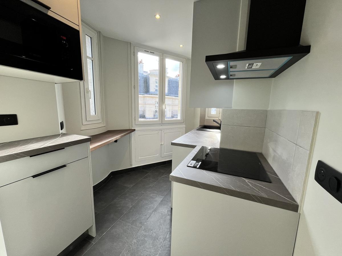 Paris XVème, Métro Bir Hakeim, Grand 3 Pièces de 79,40m²