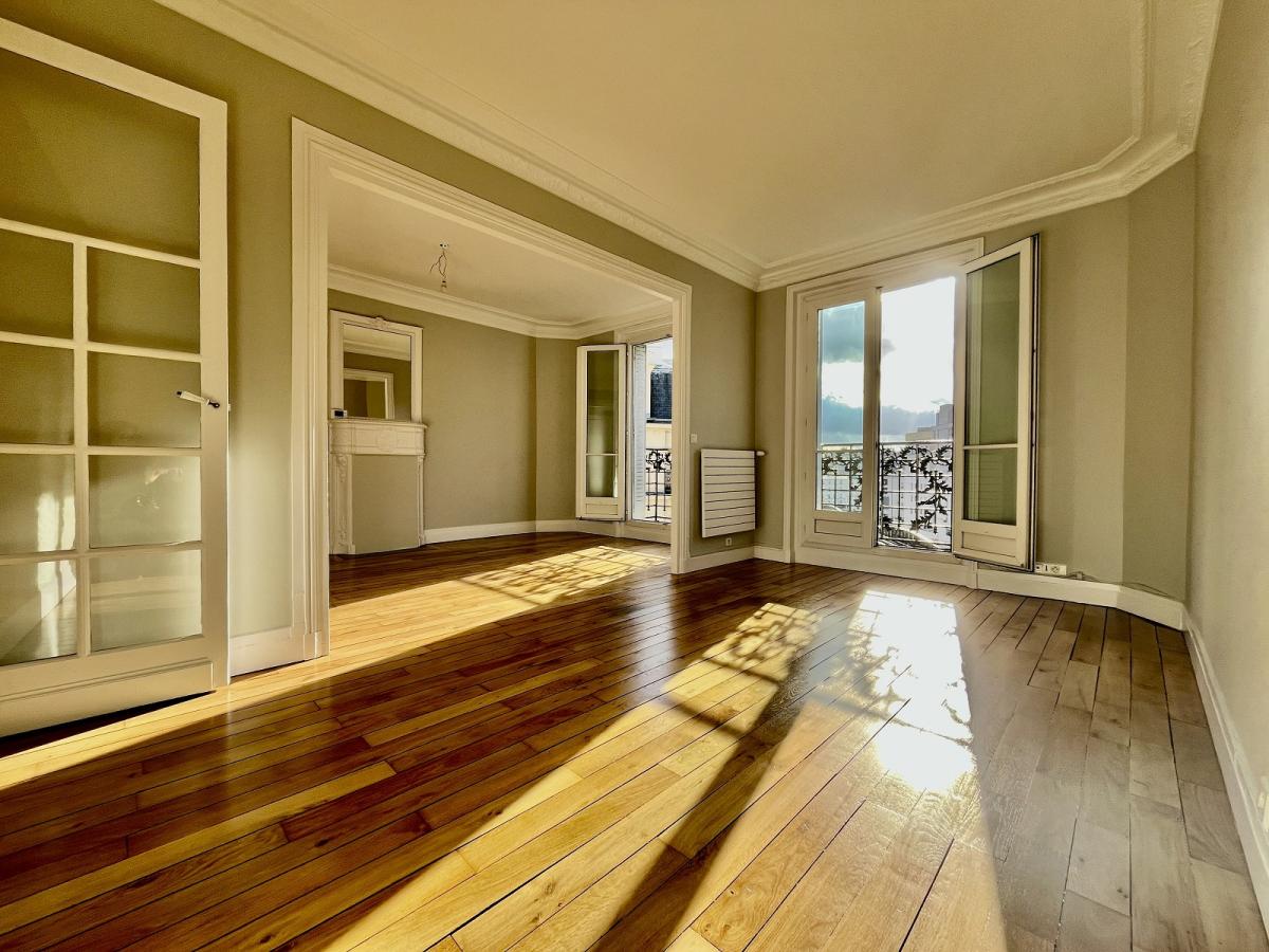 Paris XVème, Métro Bir Hakeim, Grand 3 Pièces de 79,40m²