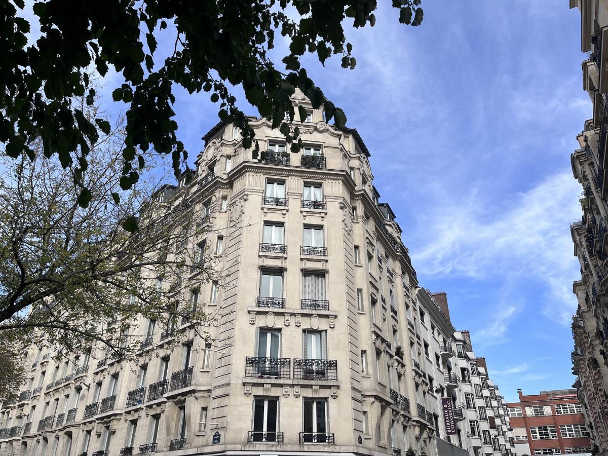 Paris XVème, Métro Bir Hakeim, Grand 3 Pièces de 79,40m²