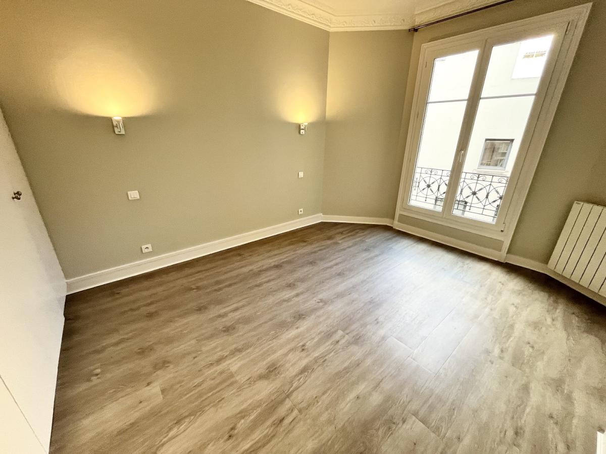 Paris XVème, Métro Bir Hakeim, Grand 3 Pièces de 84,66m²