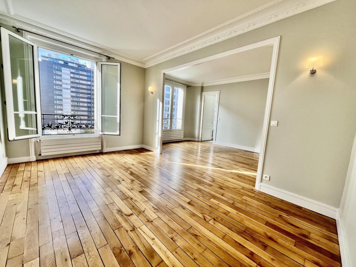 Paris XVème, Métro Bir Hakeim, Grand 3 Pièces de 84,66m²