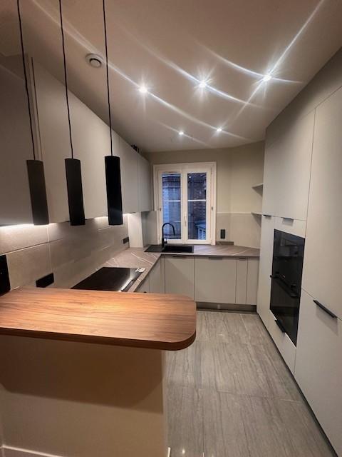 Paris XVème, Métro Bir Hakeim, Grand 3 Pièces de 84,66m²