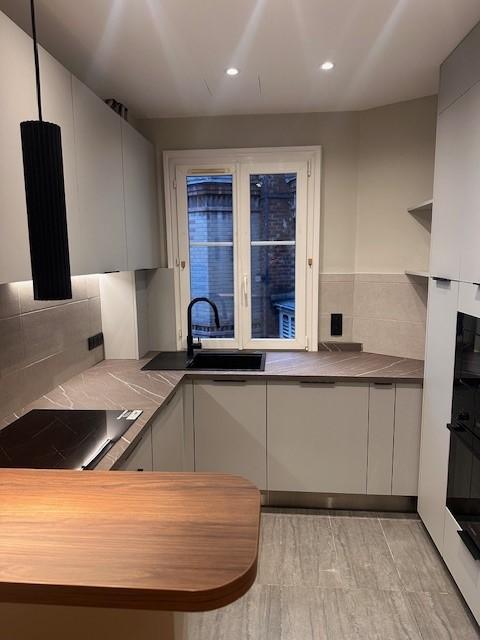 Paris XVème, Métro Bir Hakeim, Grand 3 Pièces de 84,66m²