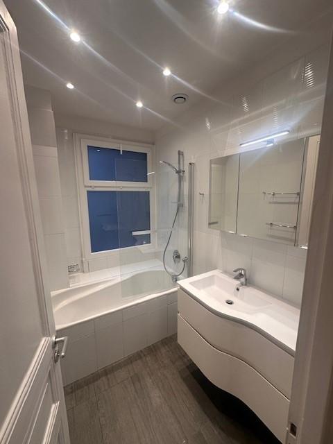 Paris XVème, Métro Bir Hakeim, Grand 3 Pièces de 84,66m²