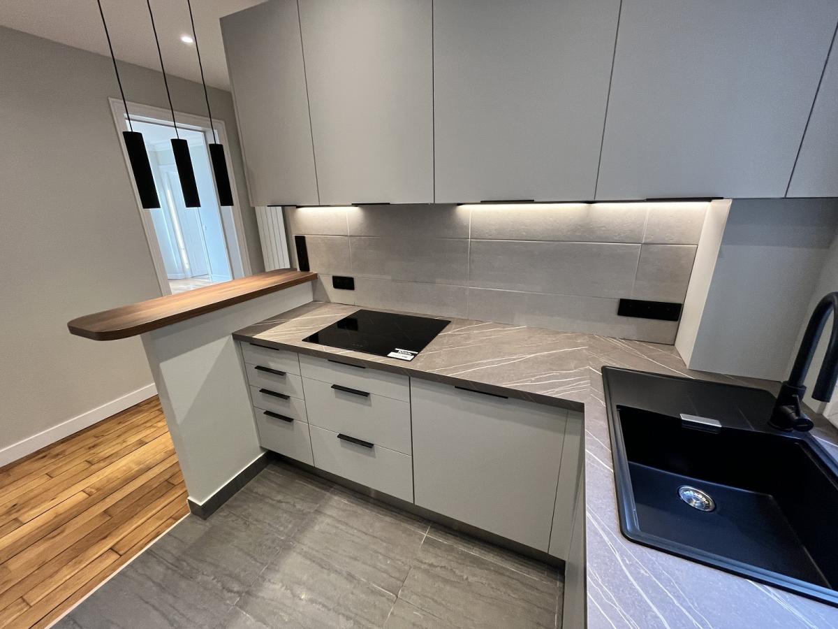 Paris XVème, Métro Bir Hakeim, Grand 3 Pièces de 84,66m²