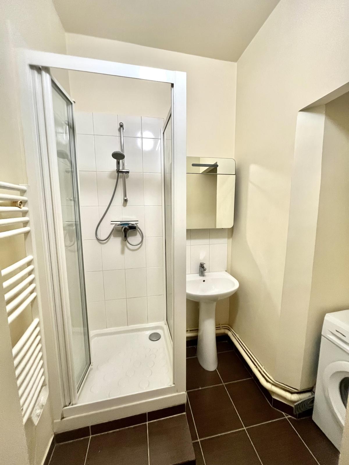 STUDIO MEUBLÉ 28m² A LOUER PARIS XIIème