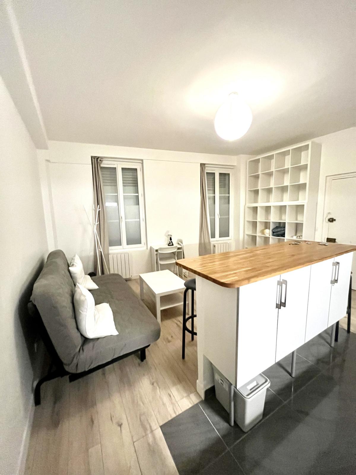 STUDIO MEUBLÉ 28m² A LOUER PARIS XIIème