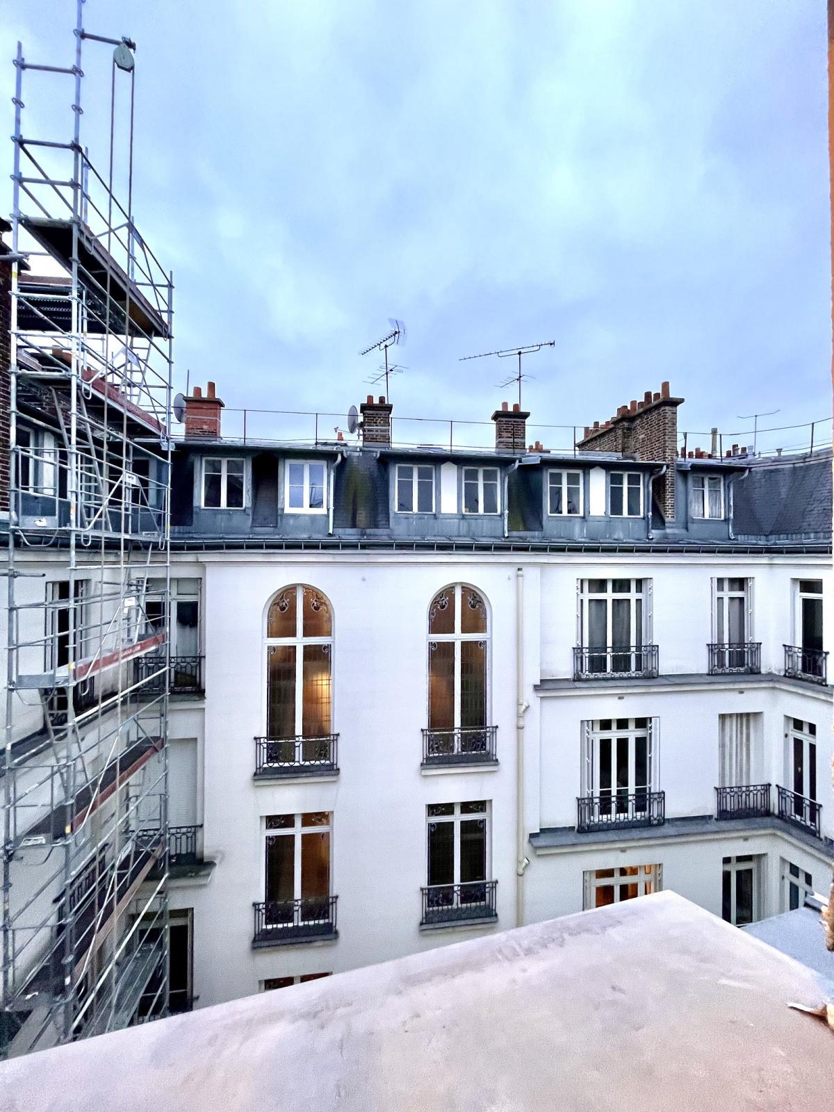 A LOUER STUDIO 21m² Paris XVIIème VILLIERS - PARC MONCEAU