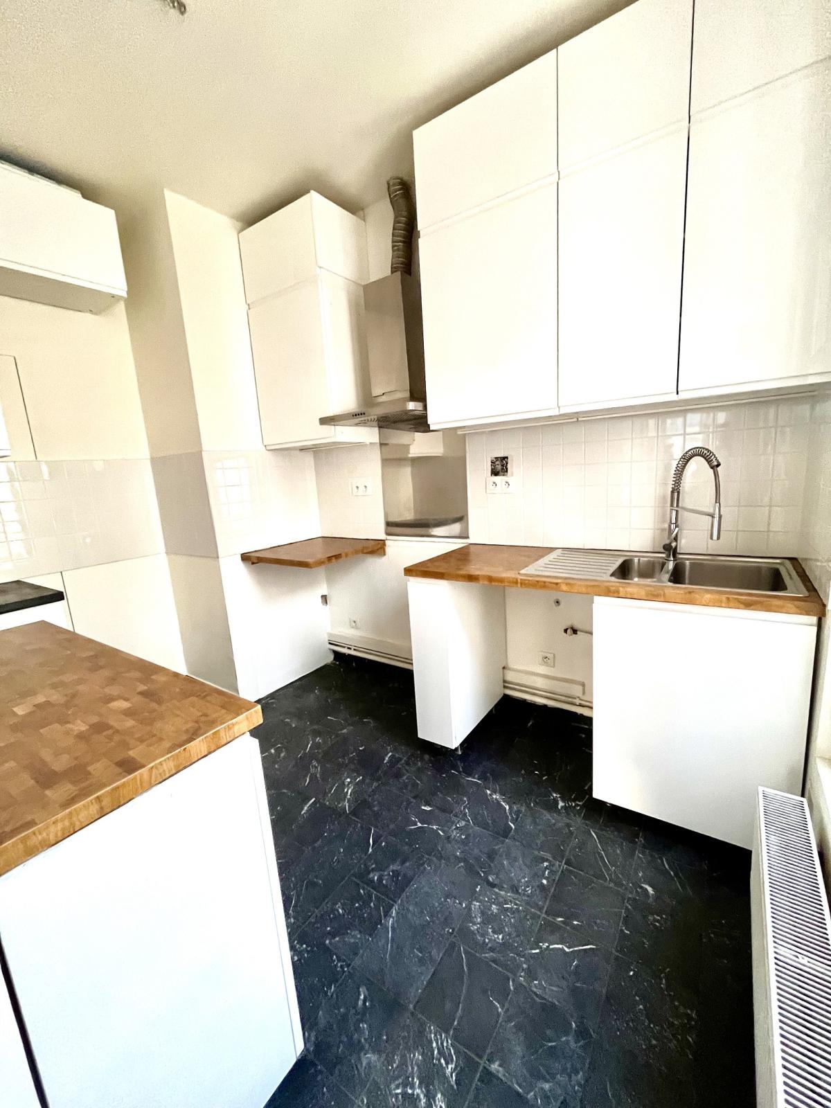 TROIS PIECES PARIS IIIème  LE MARAIS avec TERRASSE