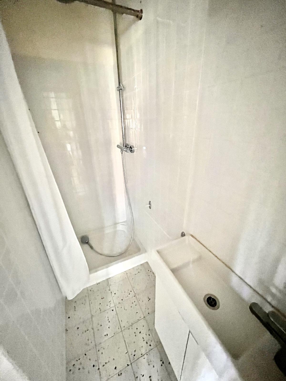 TROIS PIECES PARIS IIIème  LE MARAIS avec TERRASSE