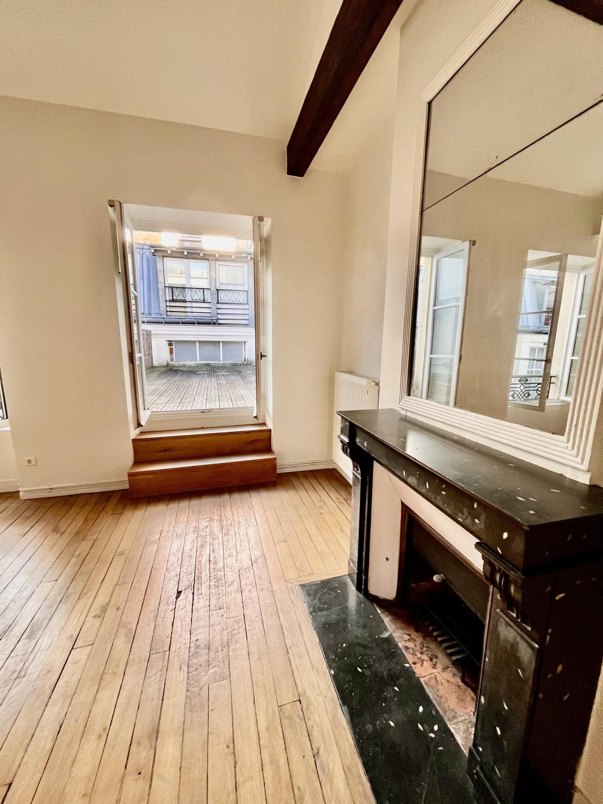 TROIS PIECES PARIS IIIème  LE MARAIS avec TERRASSE