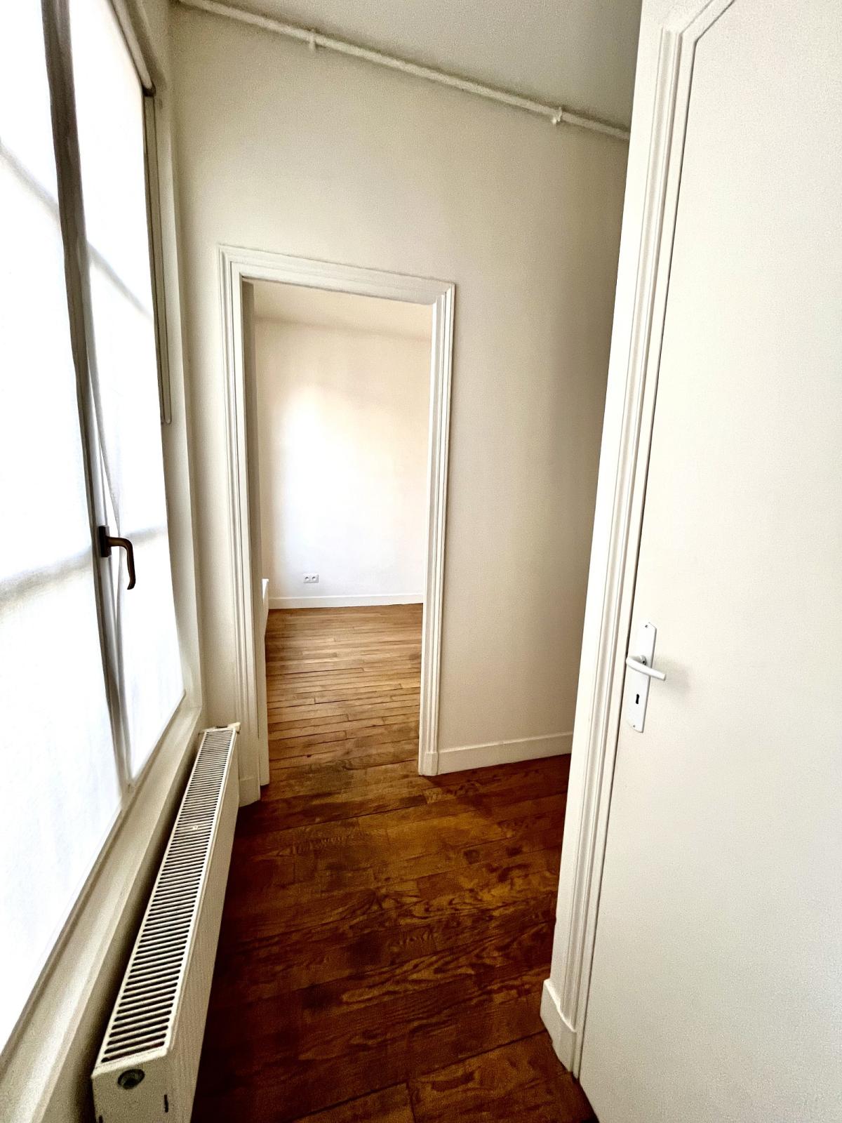 TROIS PIECES PARIS IIIème  LE MARAIS avec TERRASSE