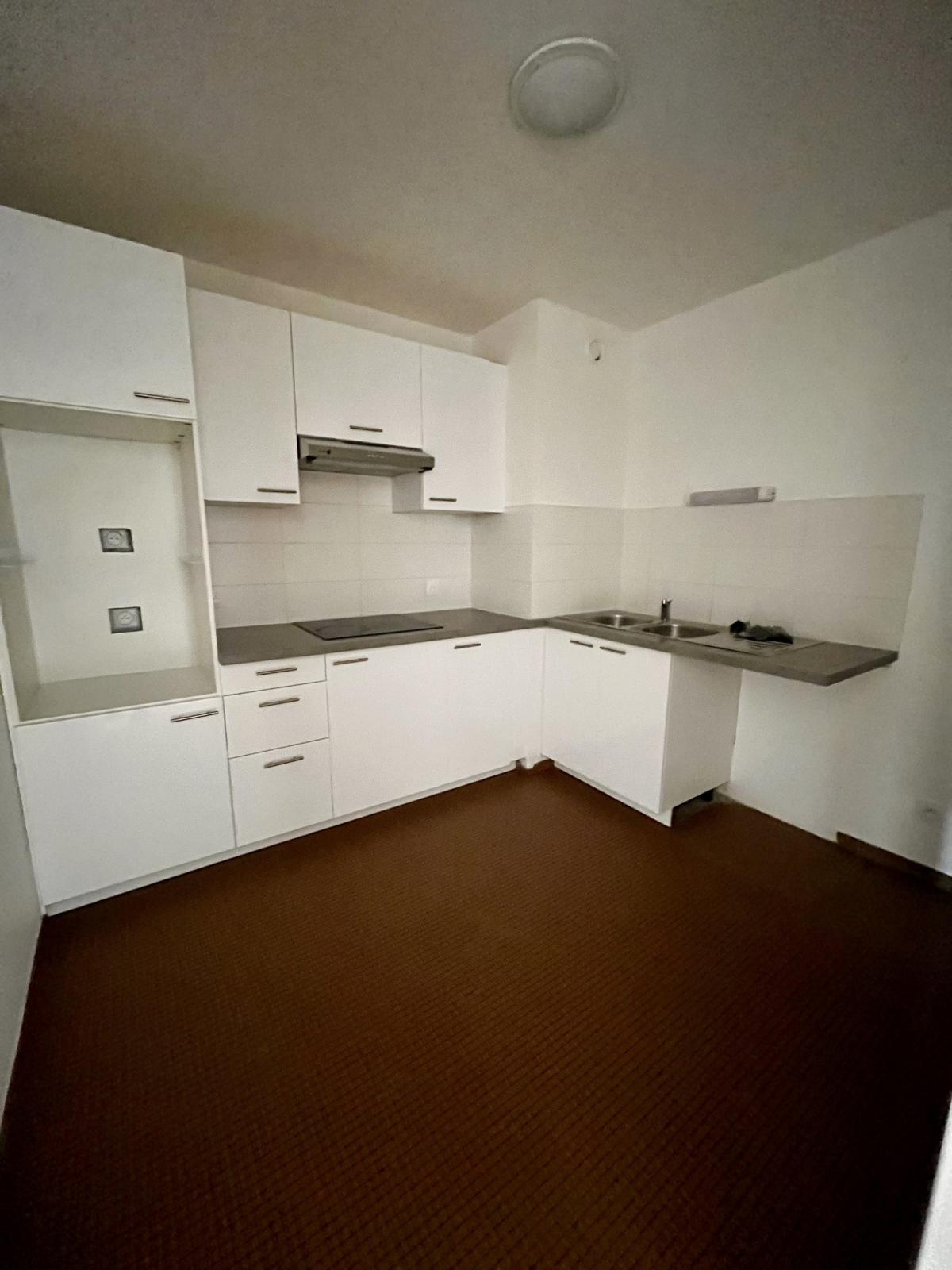 A LOUER 3 PIECES 79.19m² AVEC BALCON ET CAVE