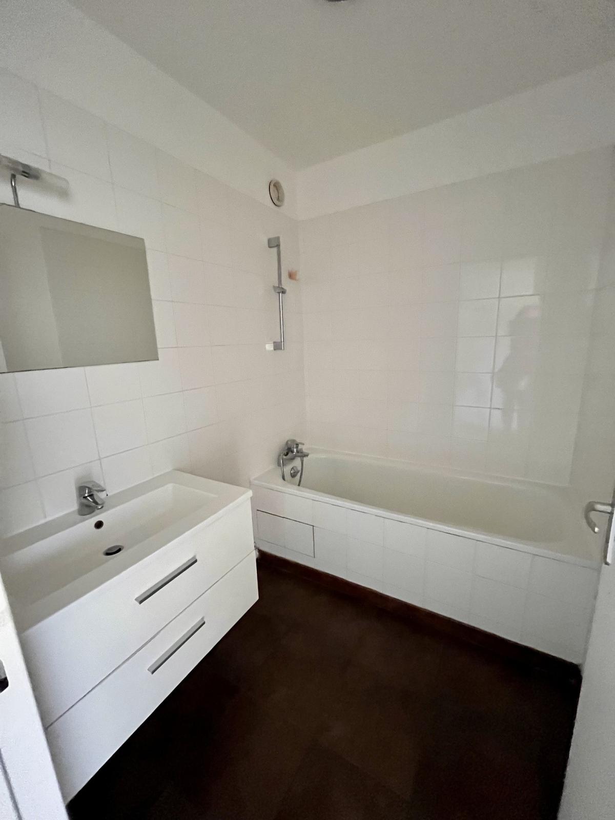 A LOUER 3 PIECES 79.19m² AVEC BALCON ET CAVE