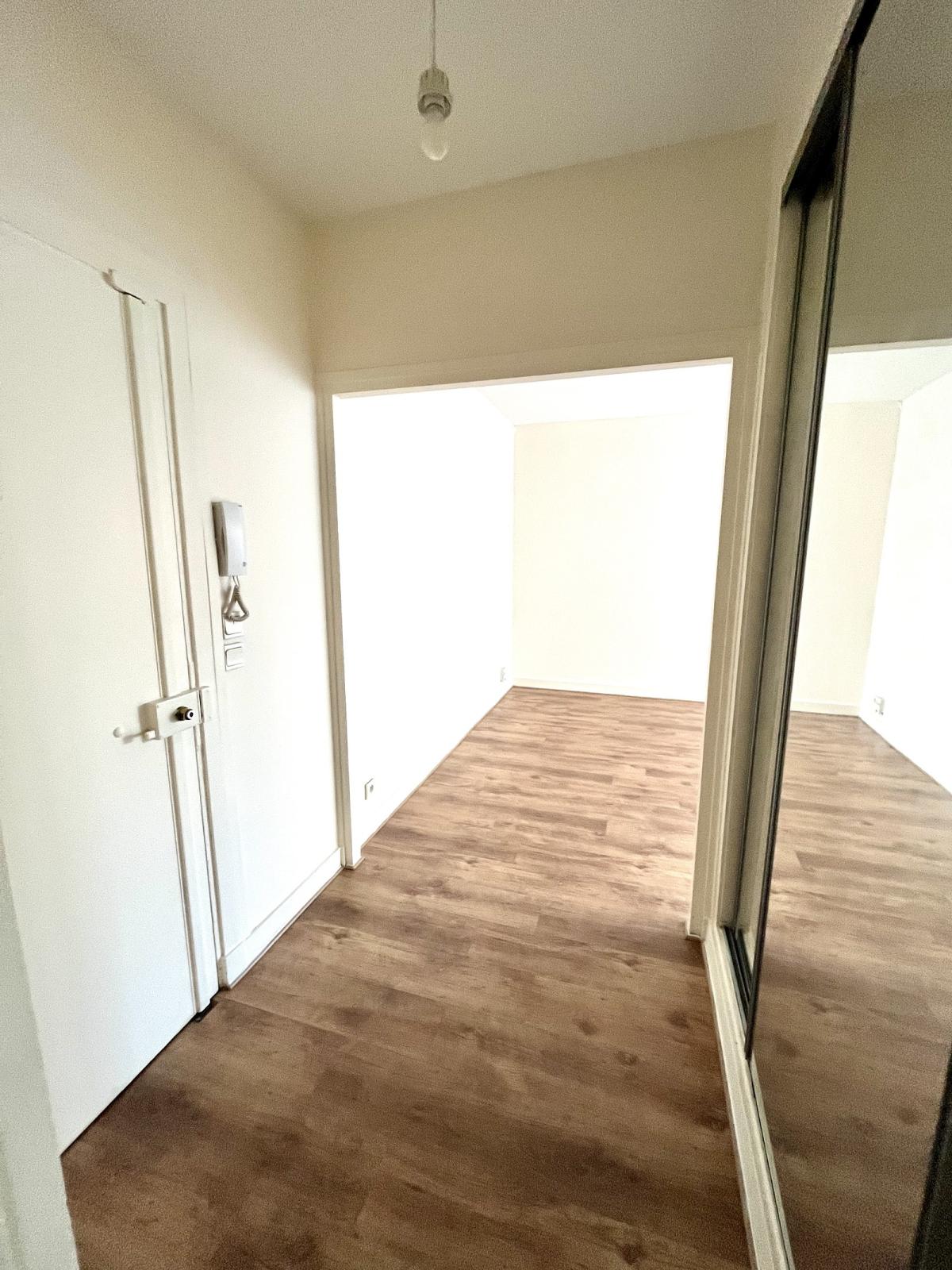 Paris XVème, Métro Balard 2 Pièces avec Parking