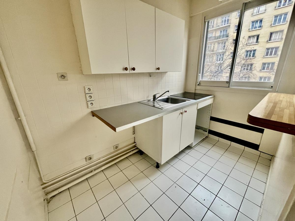 Paris XVème, Métro Lourmel 2 Pièces avec Parking