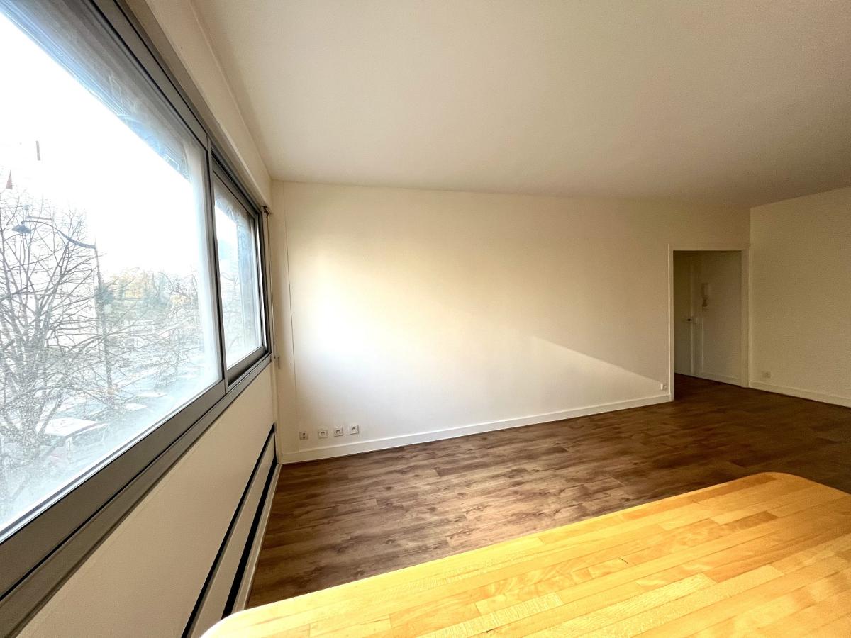 Paris XVème, Métro Balard 2 Pièces avec Parking