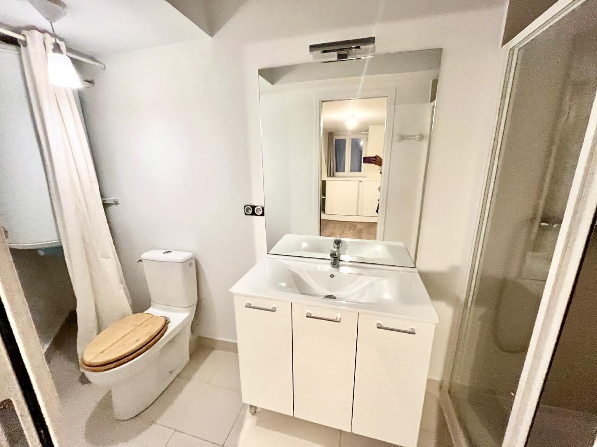 A  LOUER  PARIS Xème 2/3 Pièces en DUPLEX 61m². REFAIT A NEUF 