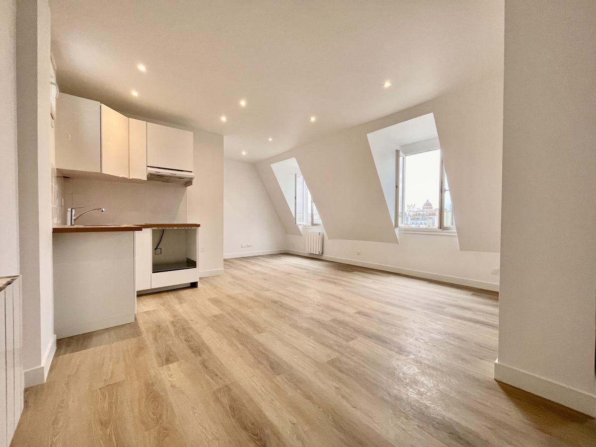 Paris Vème, Censier Daubenton,  Beau Studio en dernier étage