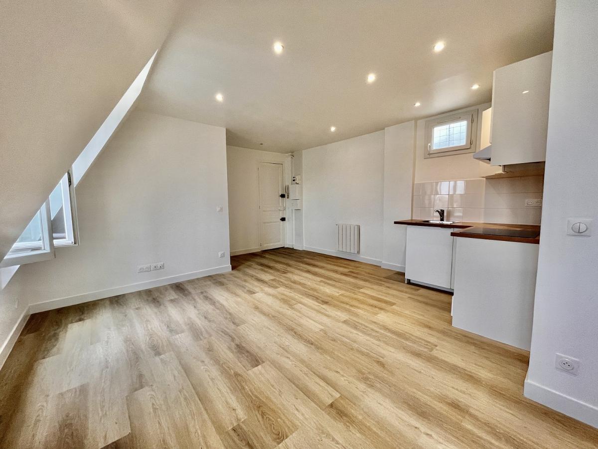 Paris Vème, Censier Daubenton,  Beau Studio en dernier étage