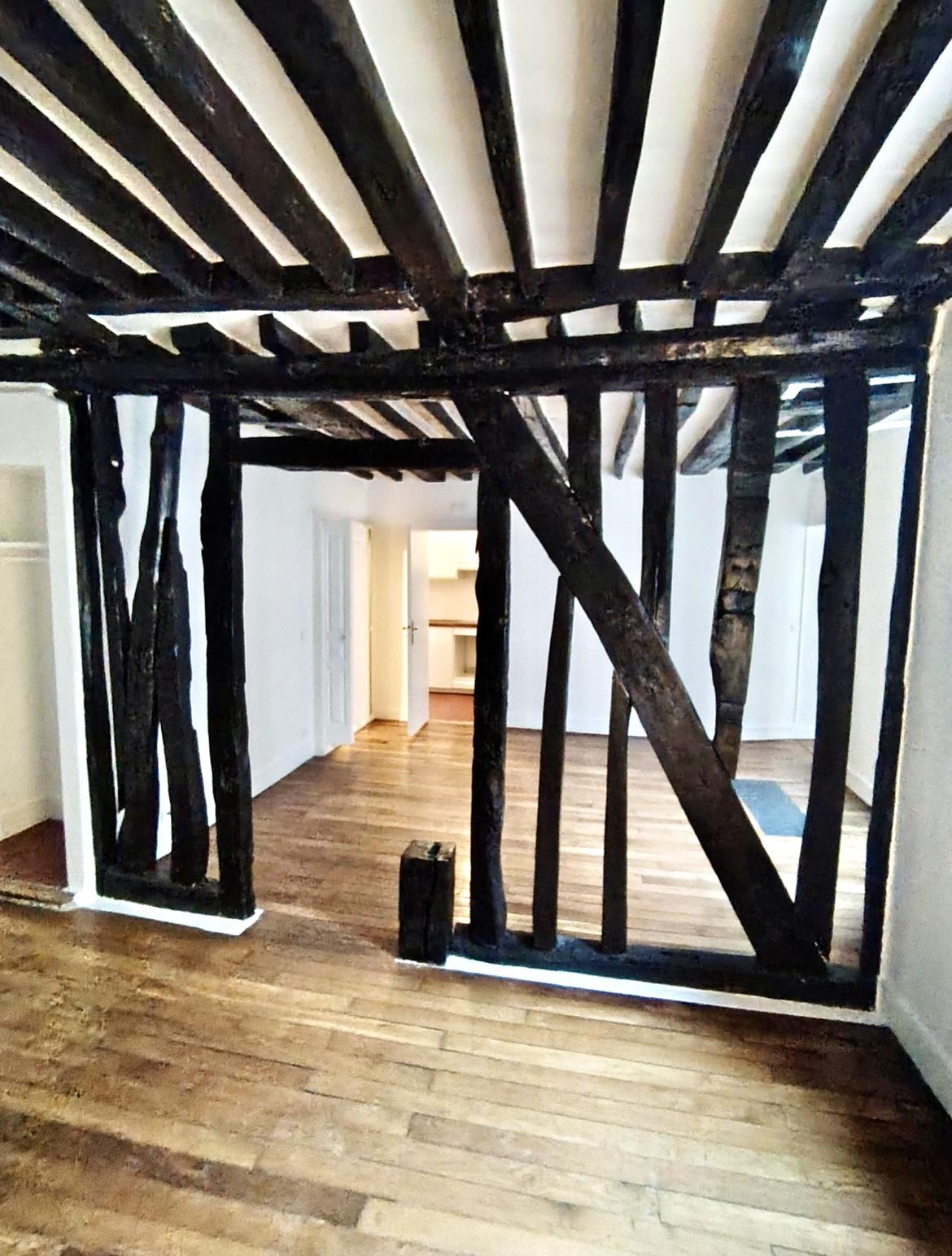 A LOUER 75001 PARIS 2P DE CHARME CONCORDE