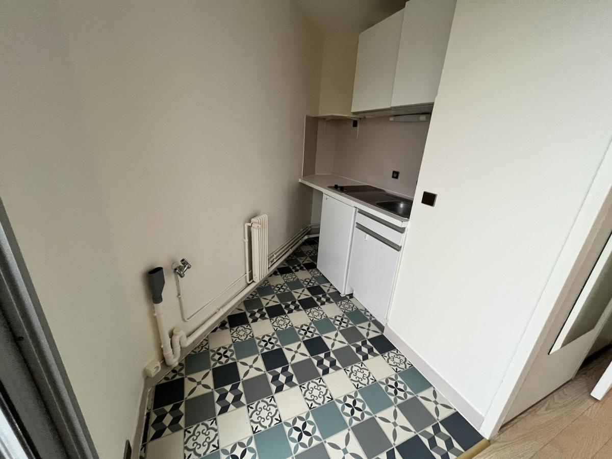 À LOUER  GRAND STUDIO 26.42m2 + TERRASSE DE 18m2 BOULOGNE BILLANCOURT. 