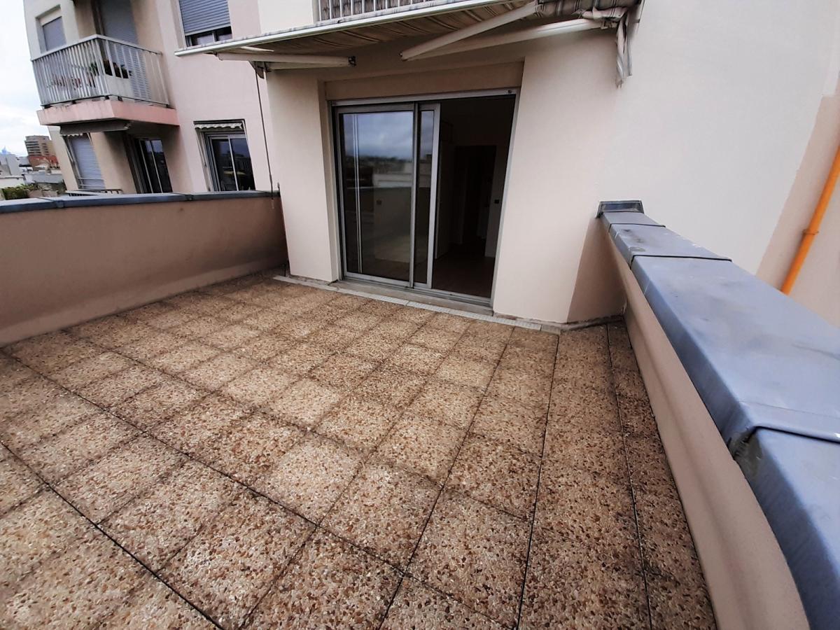 À LOUER  GRAND STUDIO 26.42m2 + TERRASSE DE 18m2 BOULOGNE BILLANCOURT. 