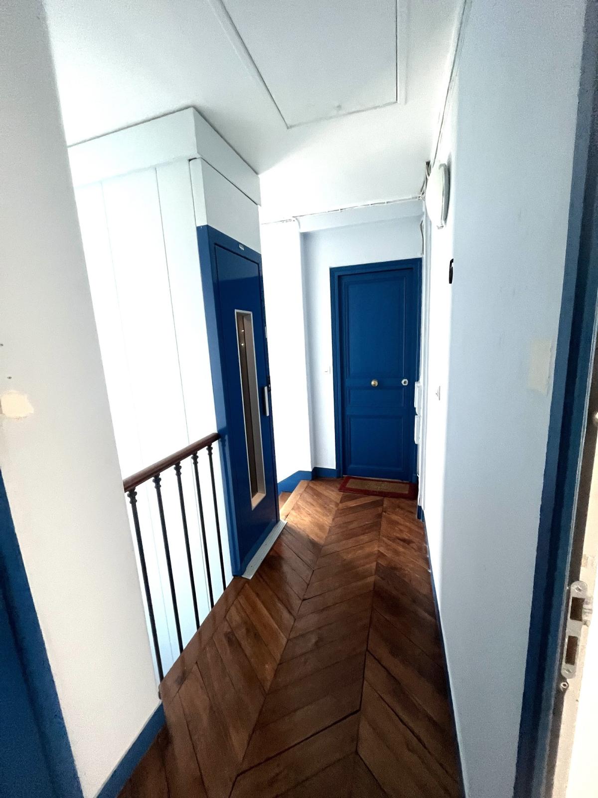  LOUER 75015 STUDIO RENOVE CONVENTION