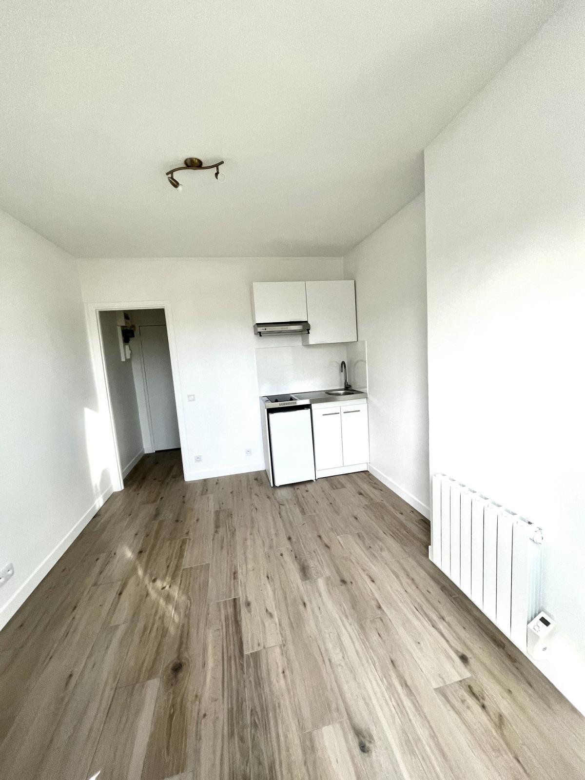  LOUER 75015 STUDIO RENOVE CONVENTION