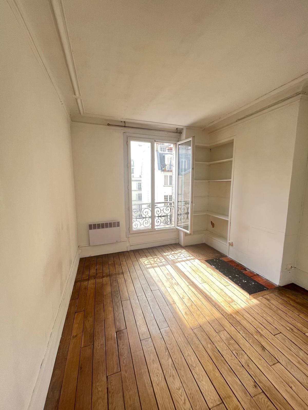 Paris XVIIIème Métro Anvers, 2 Pièces de 31,10m²