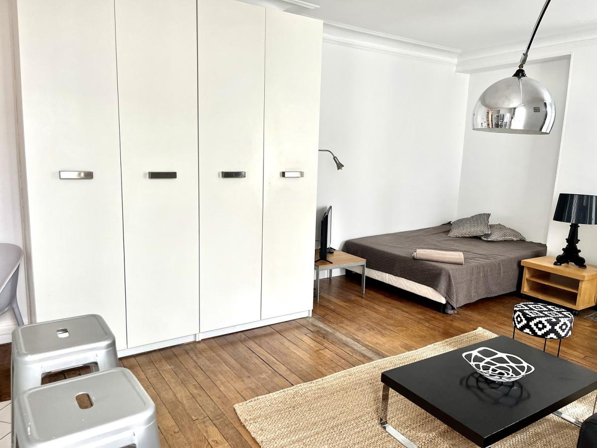 STUDIO MEUBLE PLACE VICTOR  HUGO PARIS XVI