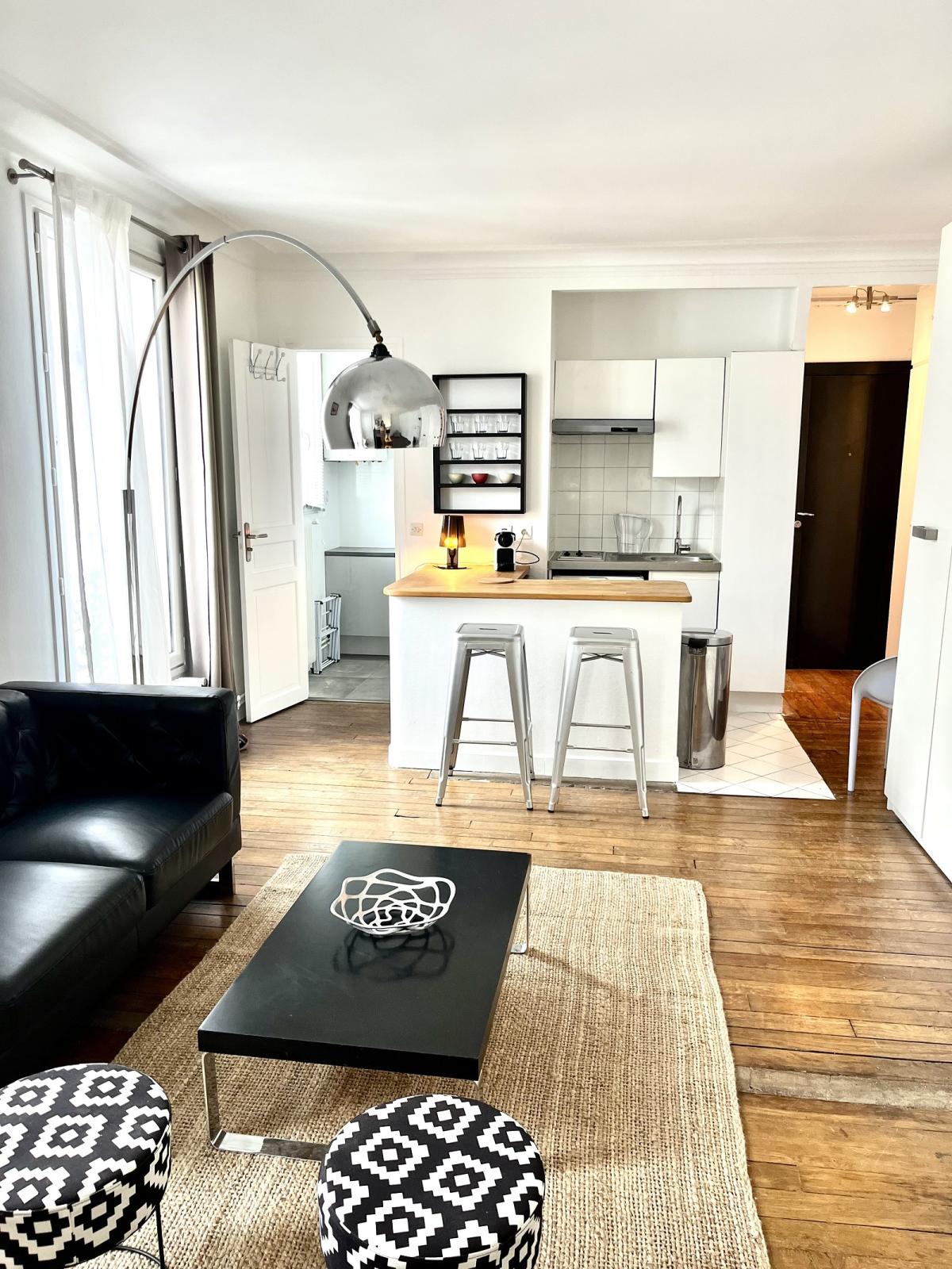 STUDIO MEUBLE PLACE VICTOR  HUGO PARIS XVI