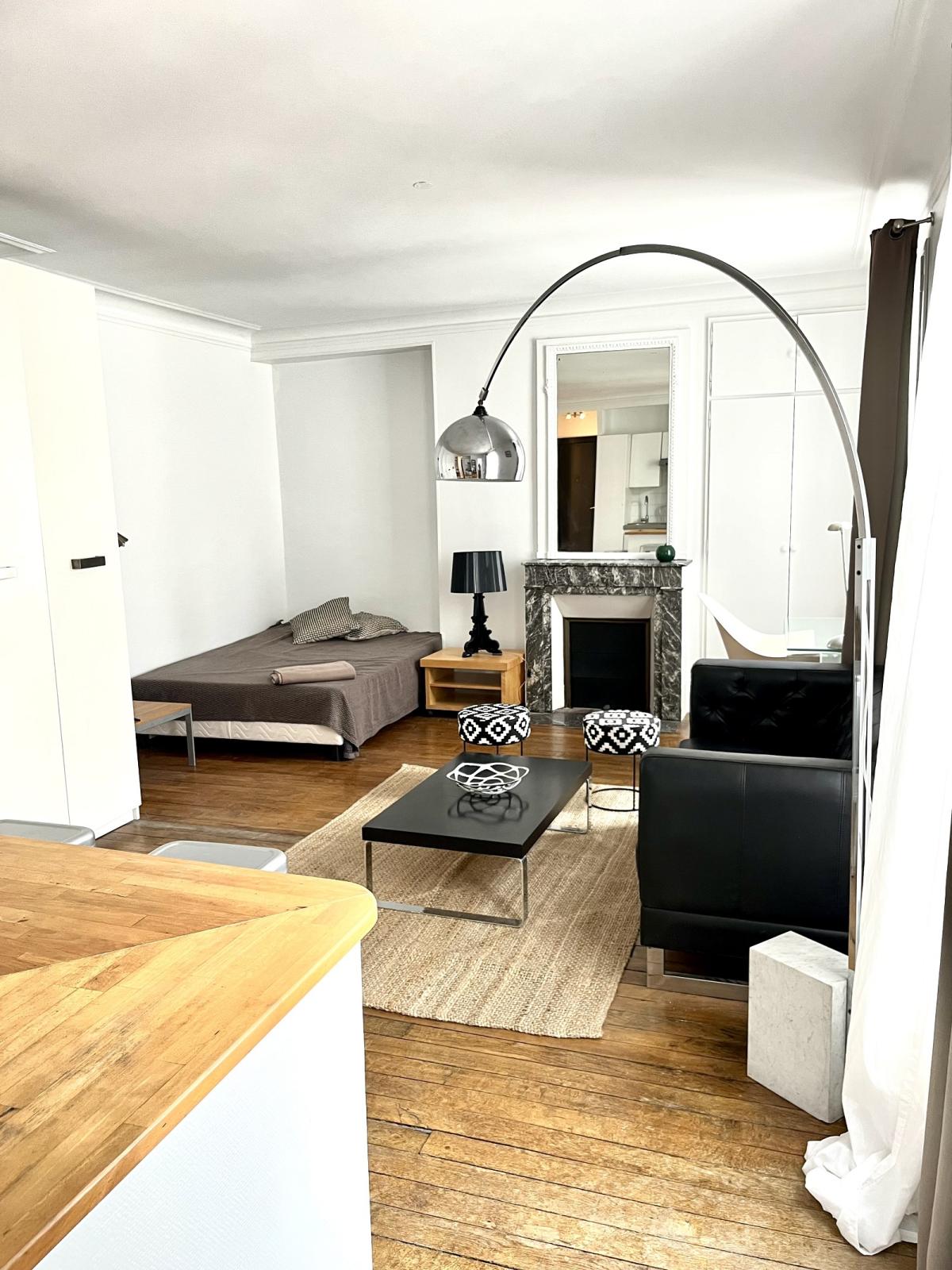 STUDIO MEUBLE PLACE VICTOR  HUGO PARIS XVI