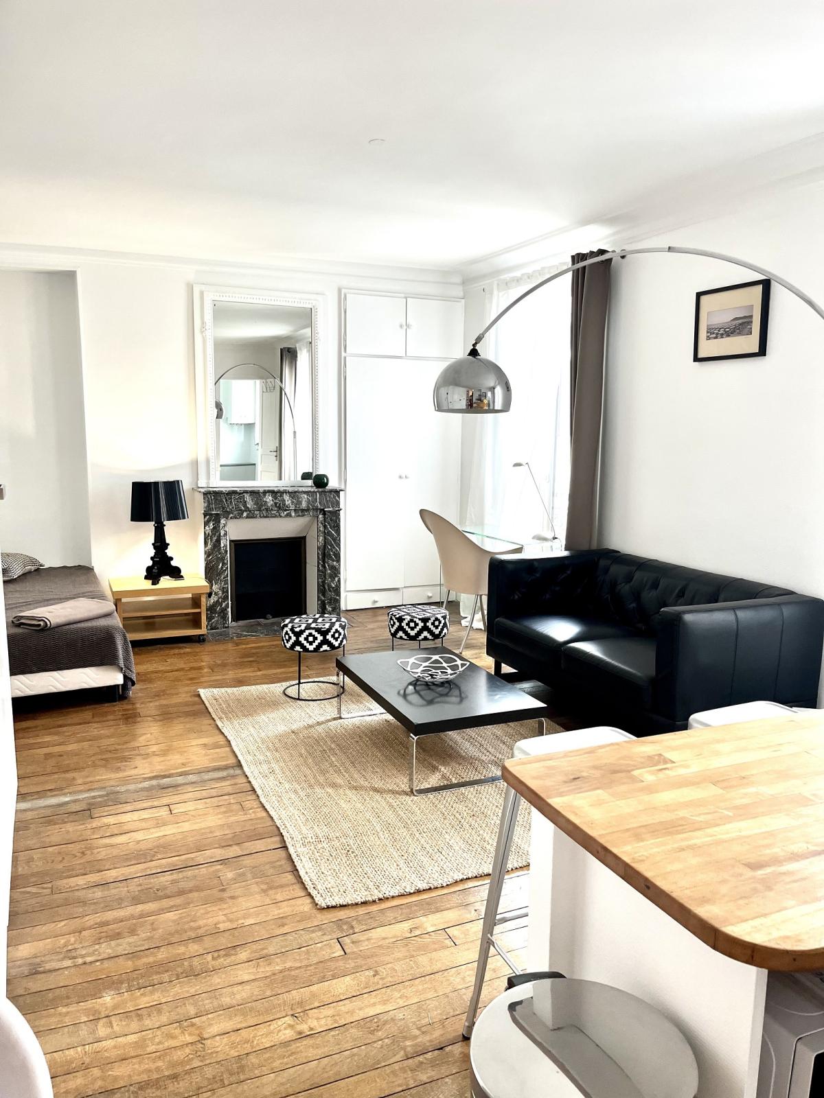 STUDIO MEUBLE PLACE VICTOR  HUGO PARIS XVI