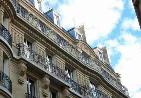 A LOUER PARIS VII ème 