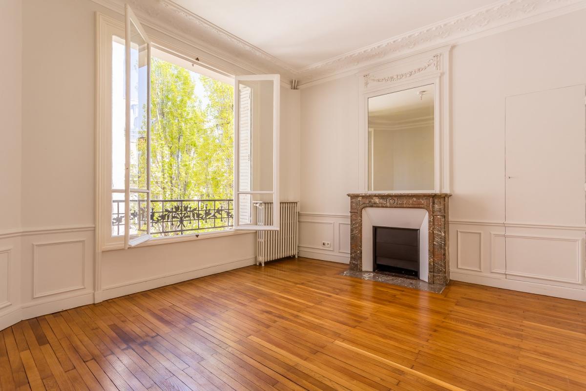 A LOUER PARIS VII ème 