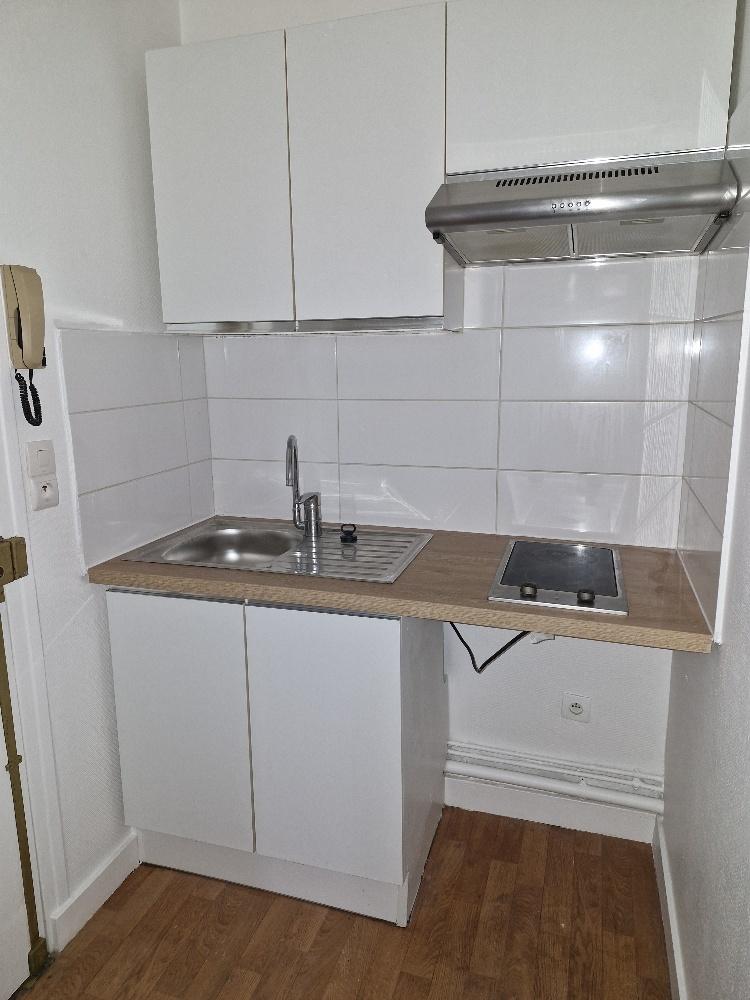 A LOUER 2 PIECES 26.61m²  NANTERRE VILLE