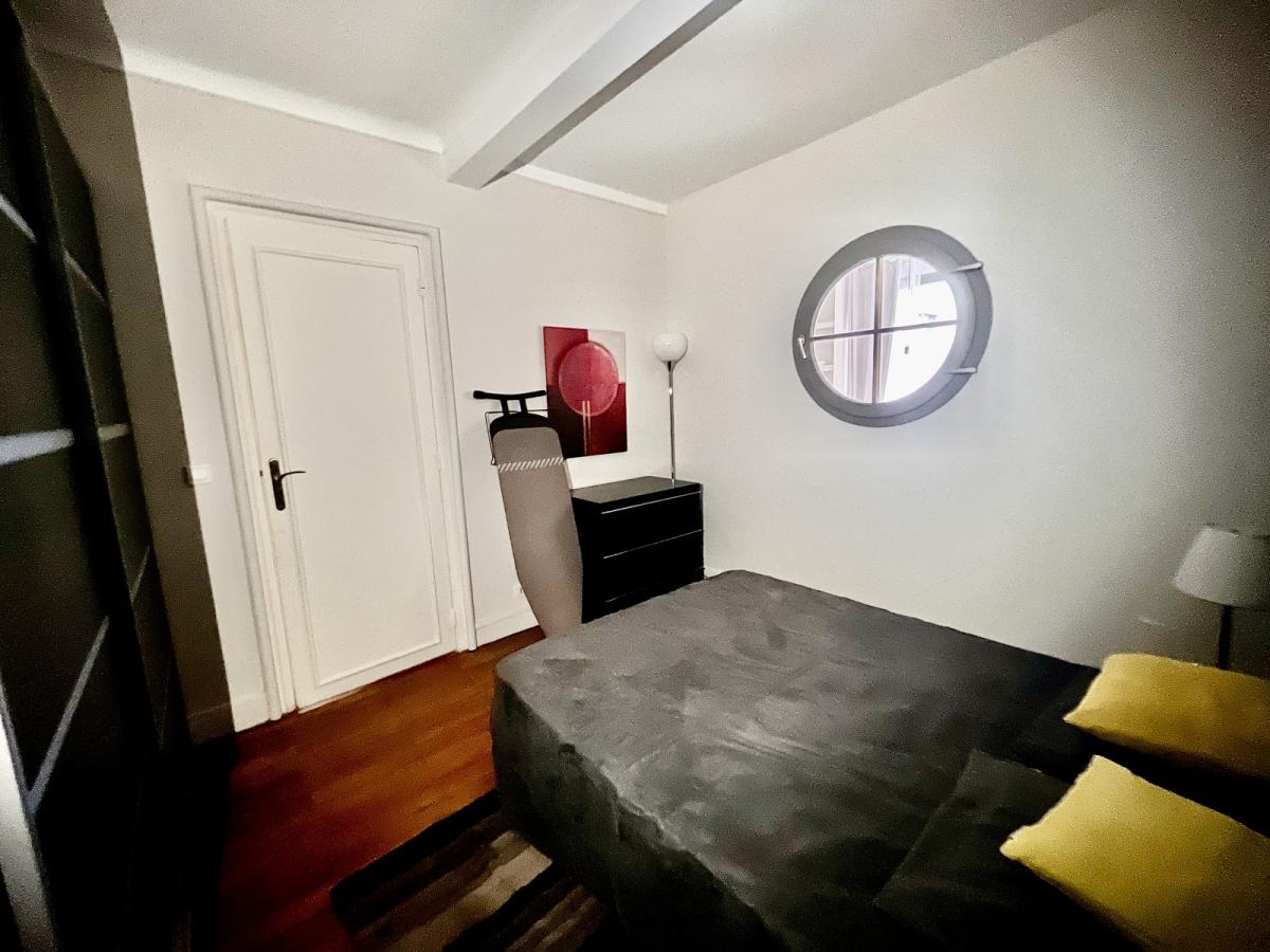 A LOUER en Meublé 2 PIECES 60.77m² Paris XVIème